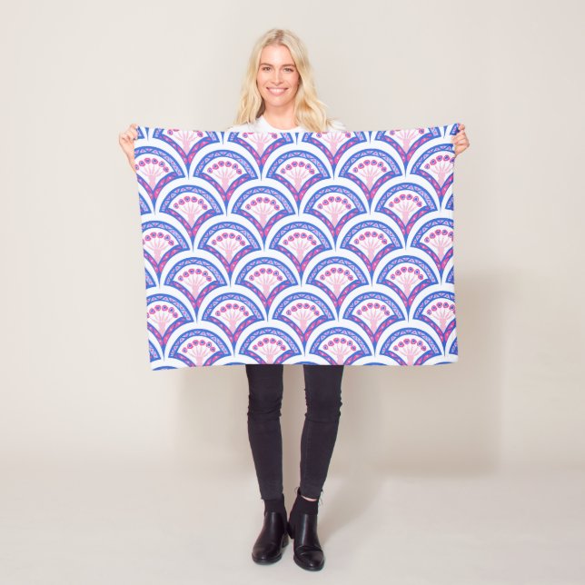 Couverture Polaire motif damassé floral bleu (En situation)