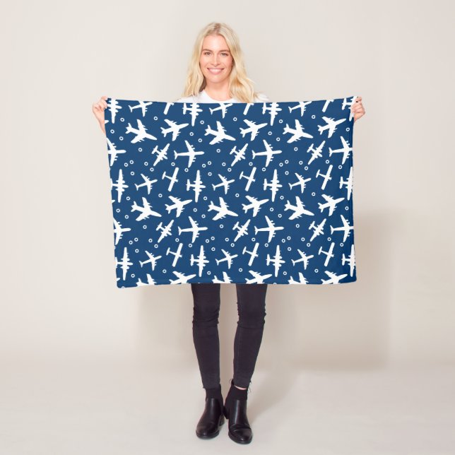 Couverture Polaire Motif d'avion bleu et blanc (En situation)