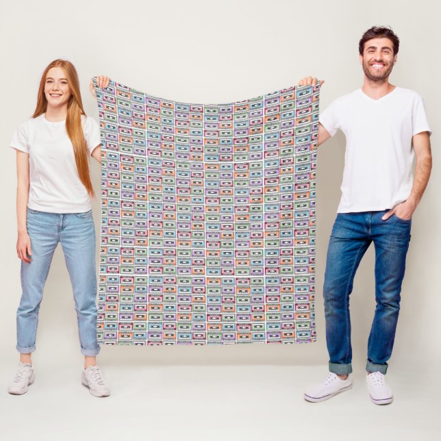 Couverture Polaire Motif de cassettes rétro pastel (En situation)