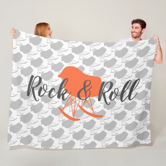 Couverture Polaire Motif de chaise rocheuse gris orange du milieu du  (En situation)