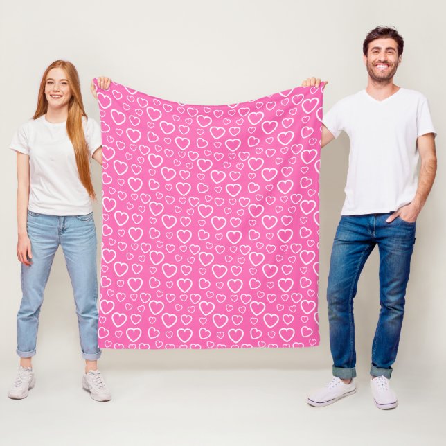 Couverture Polaire Motif de cœurs d'amour rose et blanc (En situation)