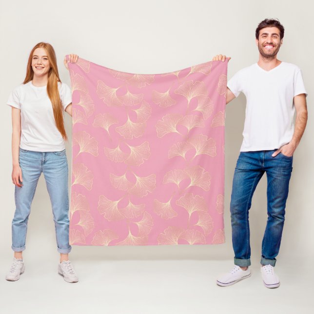Couverture Polaire Motif de feuilles botaniques dorées de luxe rose b (En situation)