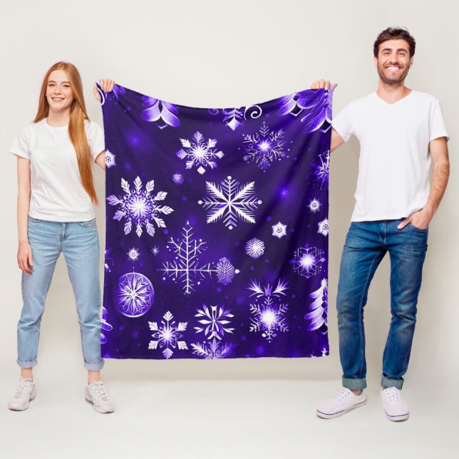 Couverture Polaire Motif de flocon de neige violet (En situation)