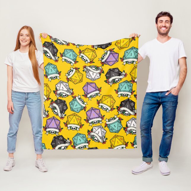 Couverture Polaire Motif de jeu de dés D20 (En situation)