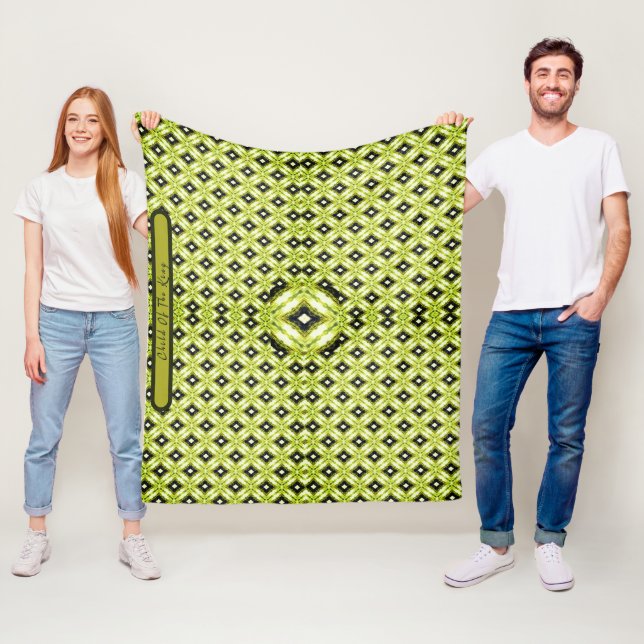 Couverture Polaire Motif Diamant Blanc Noir Or (En situation)