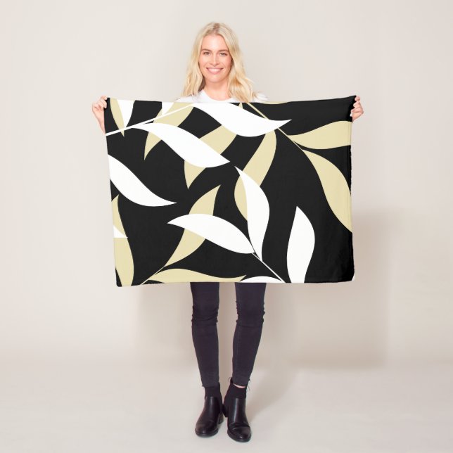 Couverture Polaire Motif feuille beige et blanc (En situation)