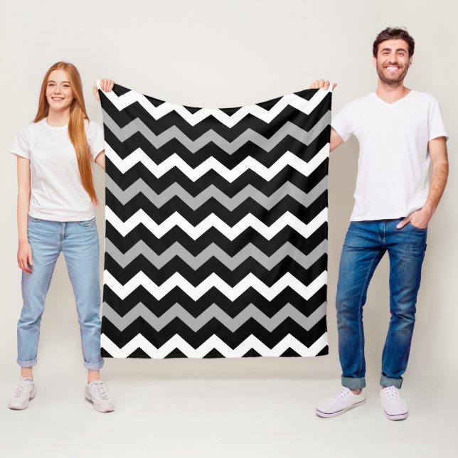 Couverture Polaire Motif imprimé chevron noir blanc et gris (En situation)