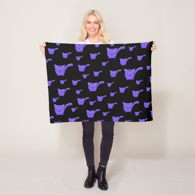 Couverture Polaire Motif Kitty noir et pourpre (En situation)
