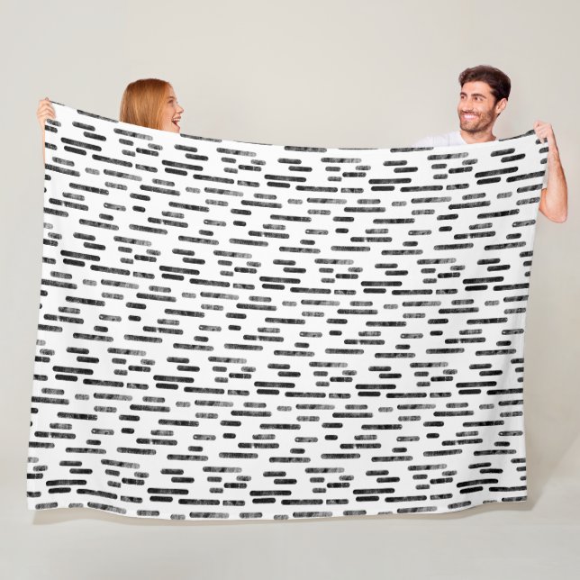 Couverture Polaire Motif Lignes arrondies | Noir en blanc (En situation)