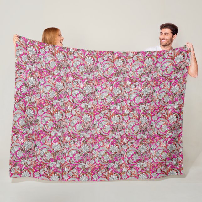 Couverture Polaire Motif paisley blanc rose (En situation)