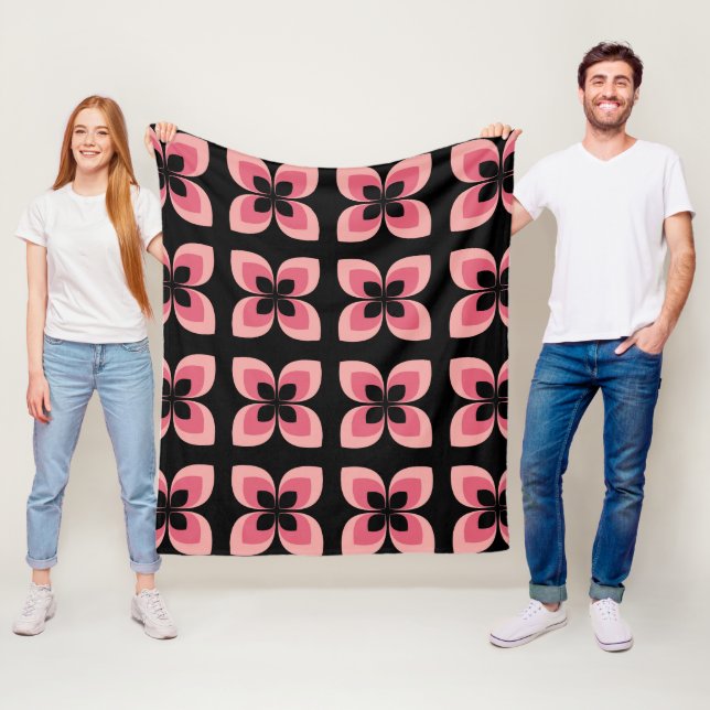 Couverture Polaire Motif rose deux tons lumineux (En situation)