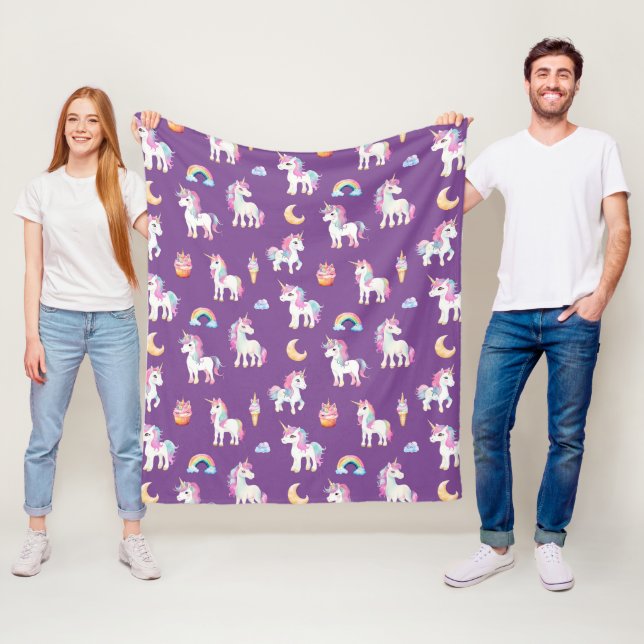 Couverture Polaire Motif Unicorne pourpre (En situation)