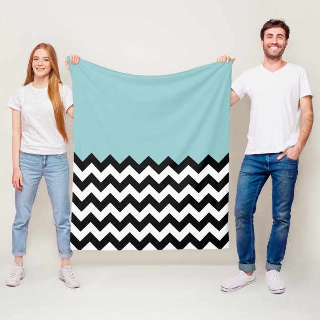 Couverture Polaire Motif Zigzag noir et blanc, Chevron, Bleu (En situation)