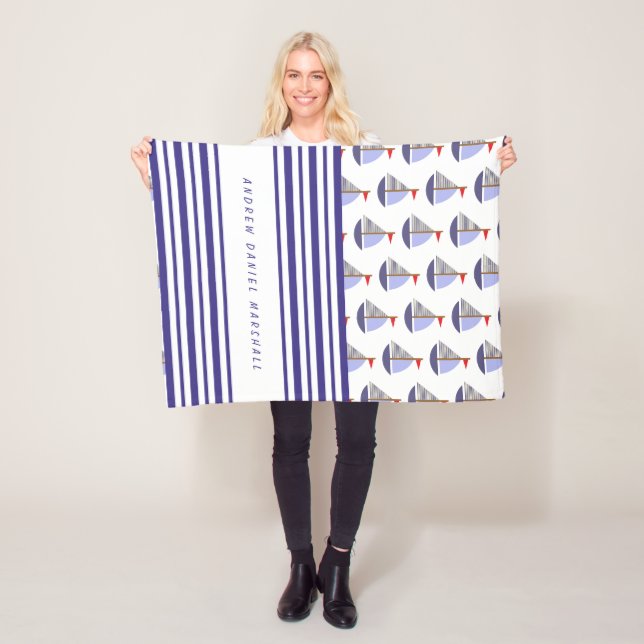 Couverture Polaire Nautical Baby's Boat Names Stripes (En situation)