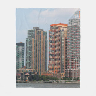 Couverture Polaire NEW YORK - 5 JUILLET 2015 : Long Island City water