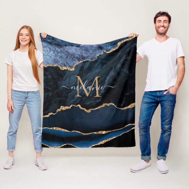 Couverture Polaire Nom du monogramme Agate Marine Bleu Gold Gemstone  (En situation)