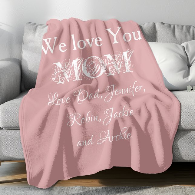 Couverture Polaire Nous t'aimons Maman Nom de famille Script mignon B ('We love you MOM' with personalized names.)