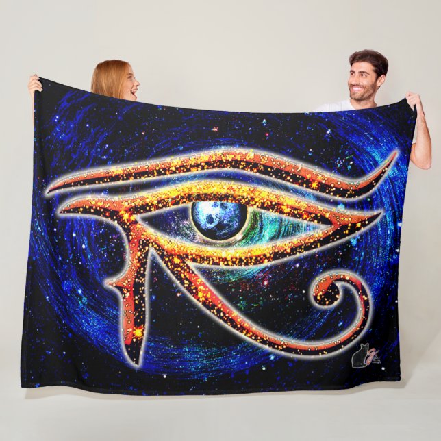 Couverture Polaire OEil de Horus (En situation)