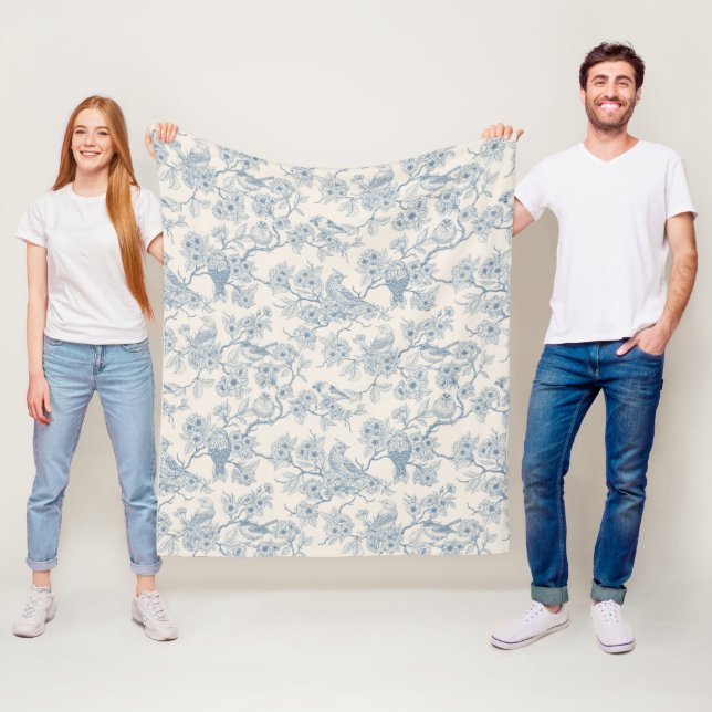 Couverture Polaire Oiseaux et fleurs de cerisier en bleu et blanc cas (En situation)