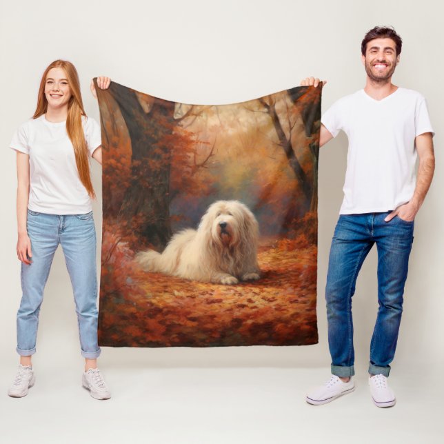 Couverture Polaire Old English Sheepdog en automne Leaves Fall Inspir (En situation)