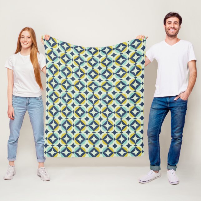 Couverture Polaire Or géométrique et motif bleu (En situation)