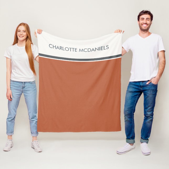 Couverture Polaire Orange moderne Nom personnalisé simple (En situation)
