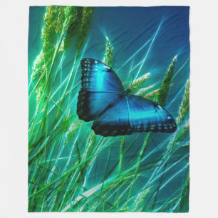 Couverture Polaire Papillon bleu Morpho sur herbe verte