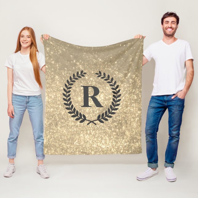 Couverture Polaire Parties scintillant D'Or Avec Monogramme (En situation)