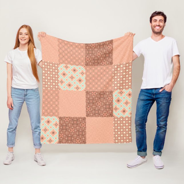 Couverture Polaire Patchwork Rose Rétro (En situation)