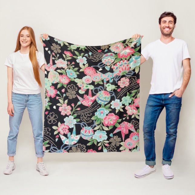 Couverture Polaire Peace Orizuru et Flower, design japonais (En situation)