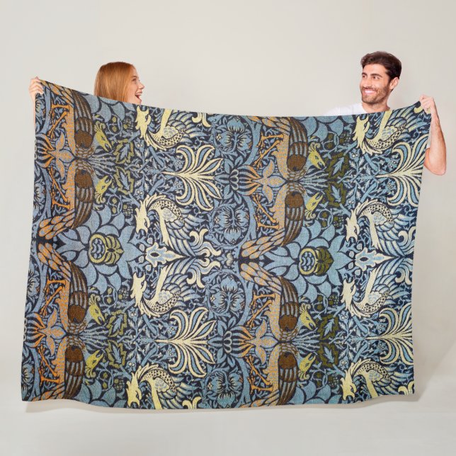 Couverture Polaire Peacock et Dragon, William Morris (En situation)