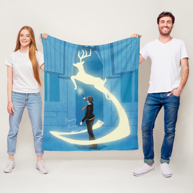 COUVERTURE POLAIRE PEINTURE DU PATRONUS™ HARRY POTTER (En situation)