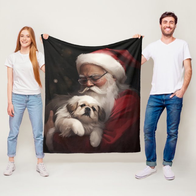 Couverture Polaire Pekingese avec le Père Noël Festif Noël (En situation)