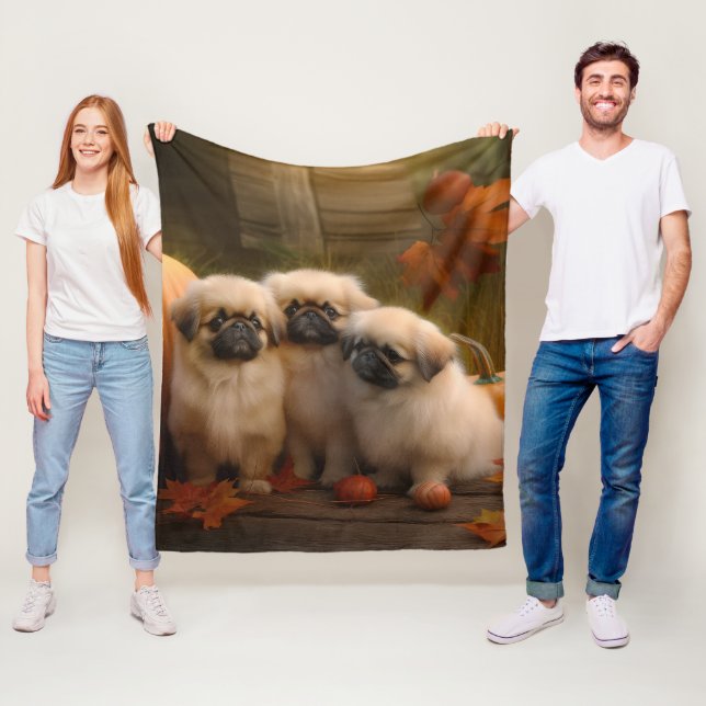 Couverture Polaire Pekingese Chiot Automne Citrouille délice (En situation)