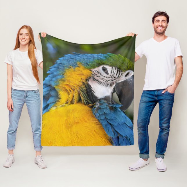 Couverture Polaire Perroquet Bleu Et Or (En situation)