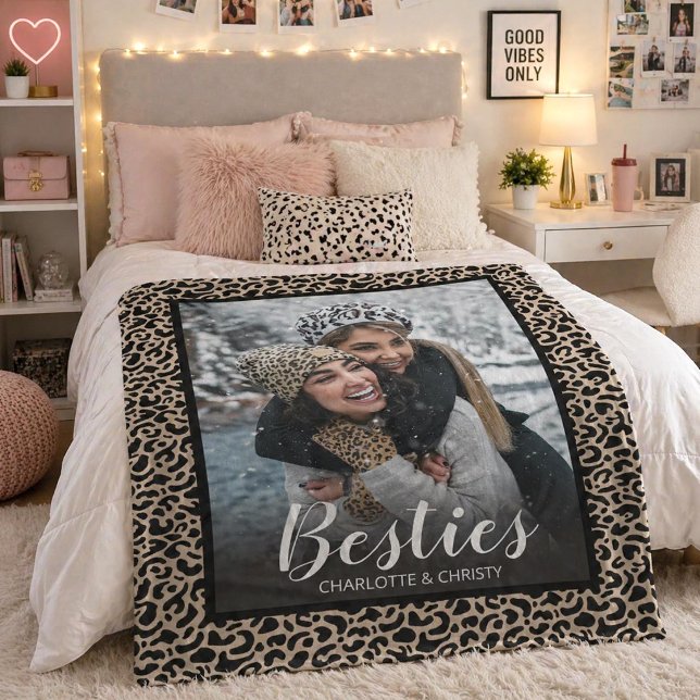 Couverture Polaire Photo à imprimé léopard Amis modernes parfaits (A chic best friend leaopard pattern photo blanket. Personalize it for your BFF.)