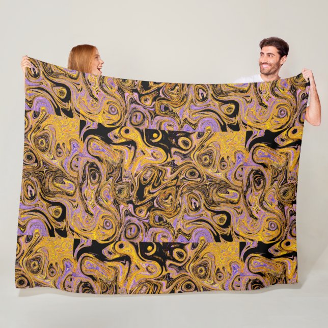 Couverture Polaire Pierre de feu jaune et rose (En situation)