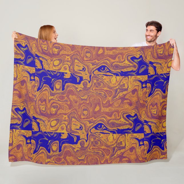 Couverture Polaire Pierre de feu or et bleu (En situation)