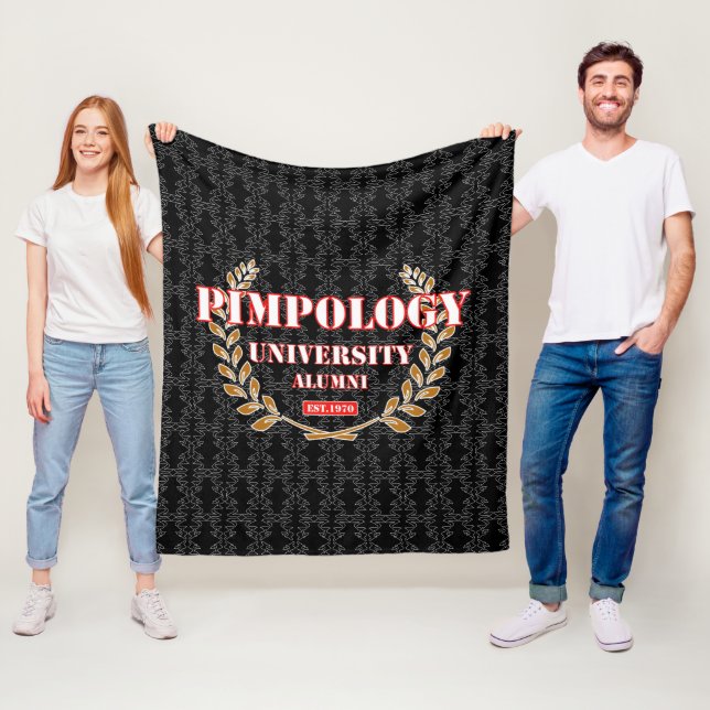COUVERTURE POLAIRE PIMPOLOGY UNIVERSITY ALUMNI 2K21 WHT/RED/GLD (En situation)