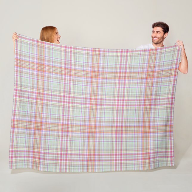 Couverture Polaire Plaid géométrique rose et vert (En situation)