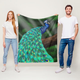 Couverture Polaire Plumage majestueux : Enchanter le paon dans la for