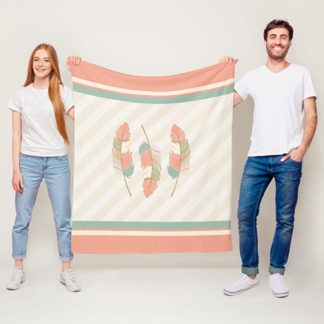 Couverture Polaire Plumes en Crème, Vert Menthe et Corail (En situation)