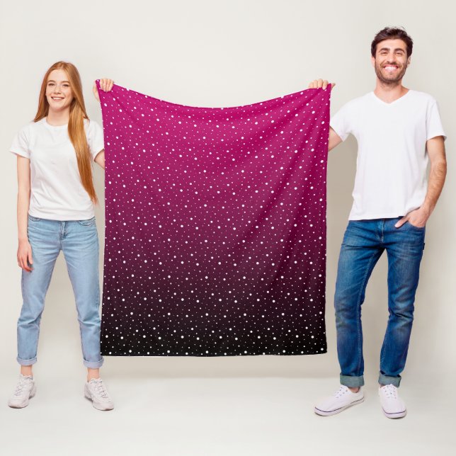 Couverture Polaire Pois blancs sur pourpre et dégradé noir. (En situation)
