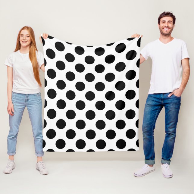 Couverture Polaire Pois, Motif Polka Dot, noir et blanc (En situation)