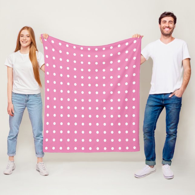 Couverture Polaire Pois roses et blancs (En situation)