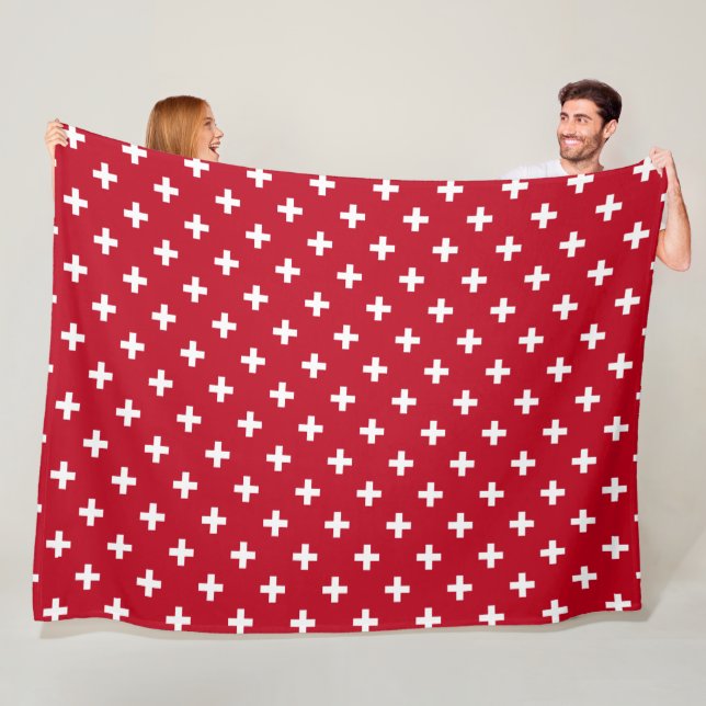 Couverture Polaire Polka blanche croise sur rouge (En situation)