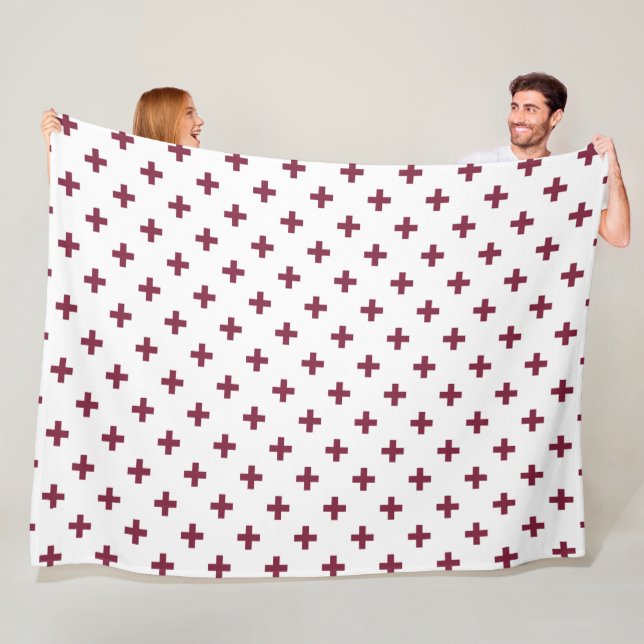 Couverture Polaire Polka de mûre croise sur blanc (En situation)