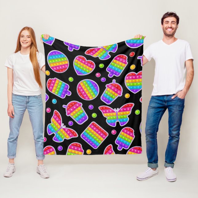 Couverture Polaire Pop it Rainbow Butterflies and Hearts (En situation)