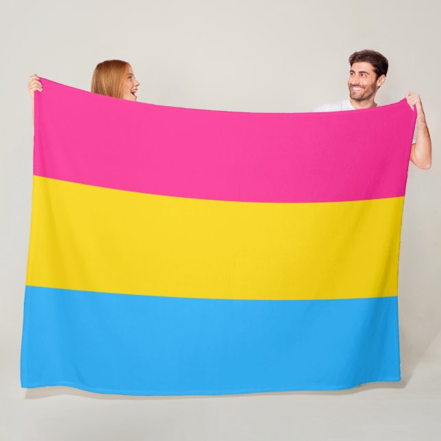 Couverture Polaire Pride transexuelle (drapeau panaché) (En situation)