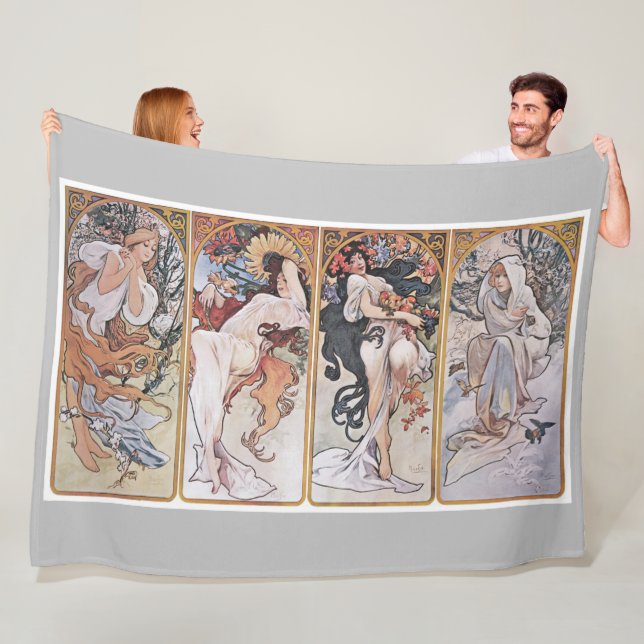 Couverture Polaire Quatre Saisons, Mucha (En situation)